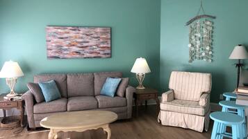 TV connectée, lecteur de DVD, livres, vidéothÚque