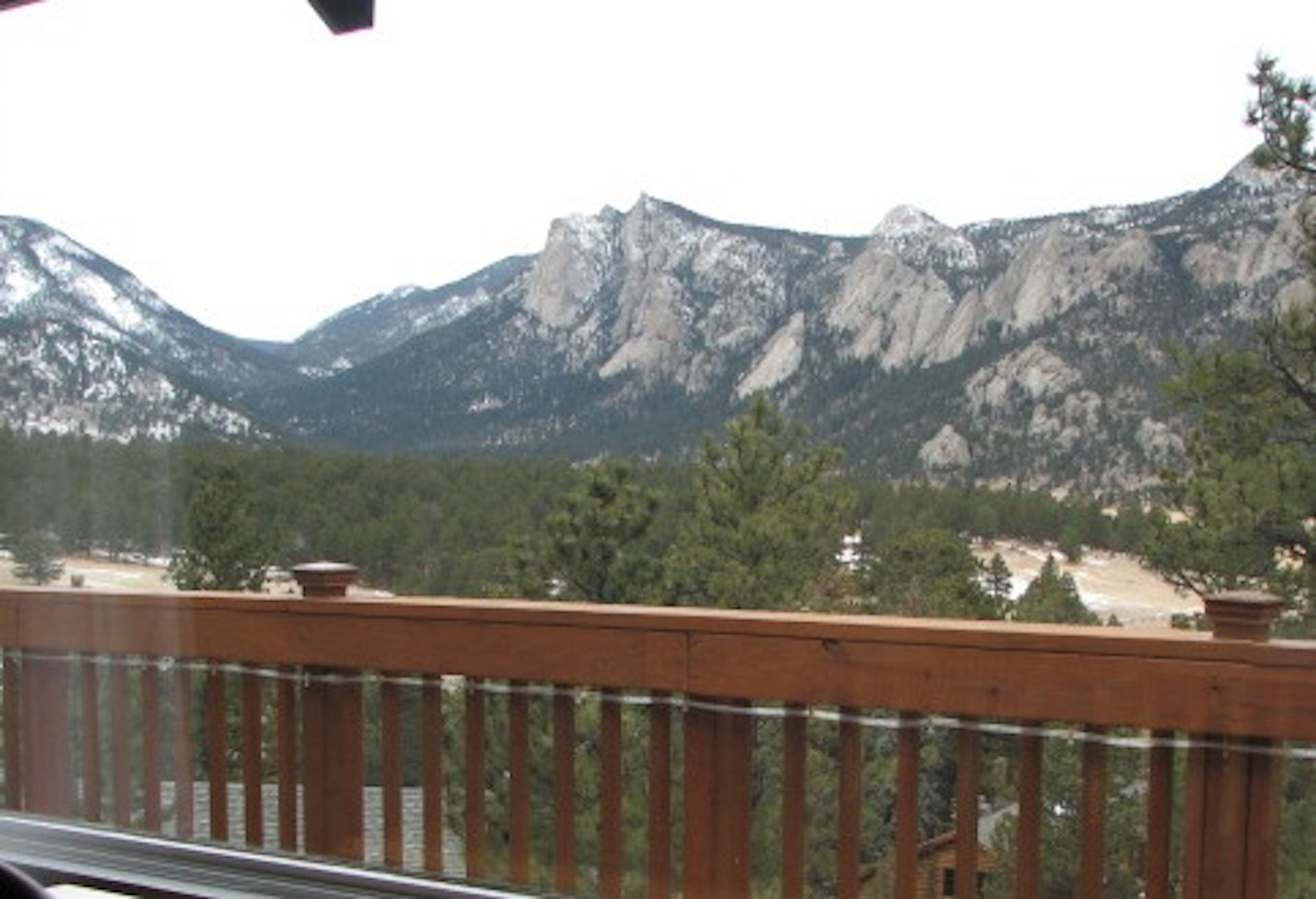 Beautiful 2 bedroom condo with Mountain Views in a quiet peaceful setting.