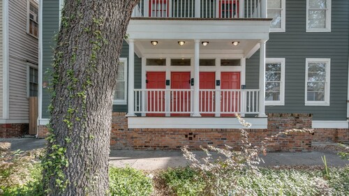 Erschwingliche und geräumige 3 BR Wohnung in Savannah Historic District in der Nähe von Forsyth Park