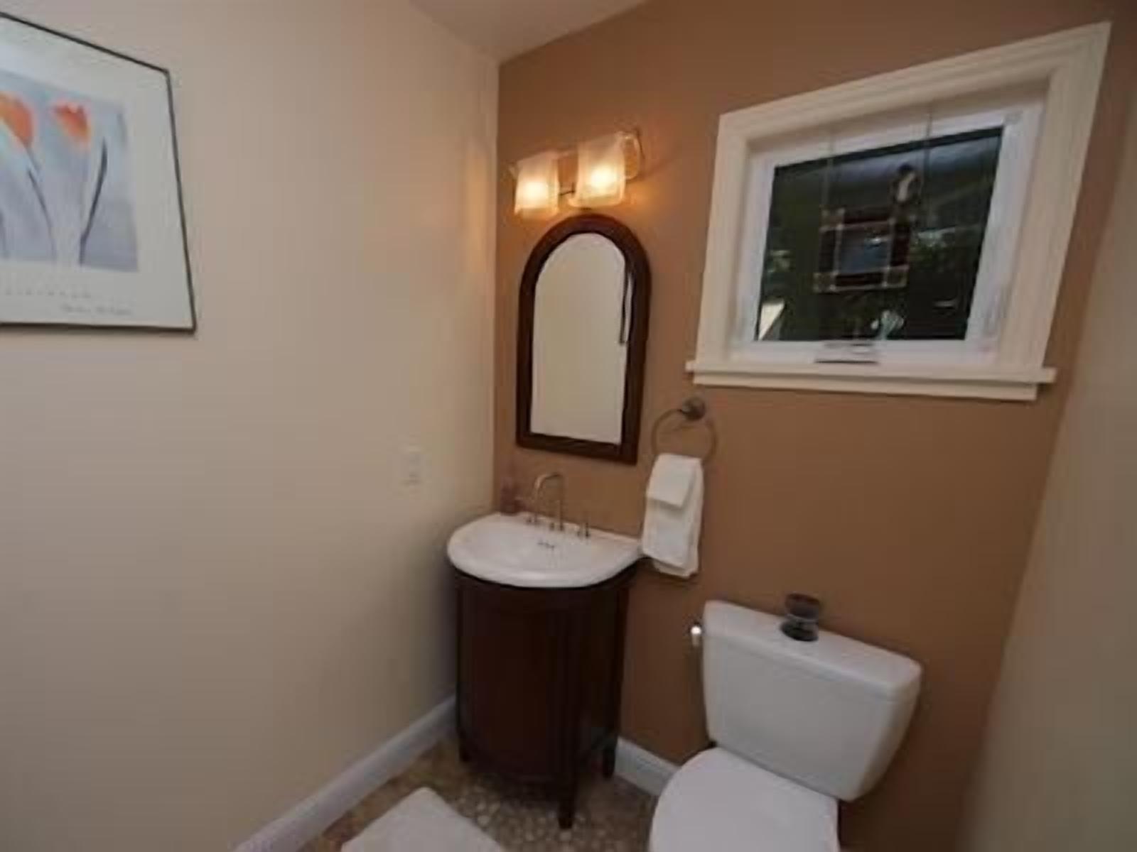 Russian River Gem in the Wine Country Close to Ocean and Spas.