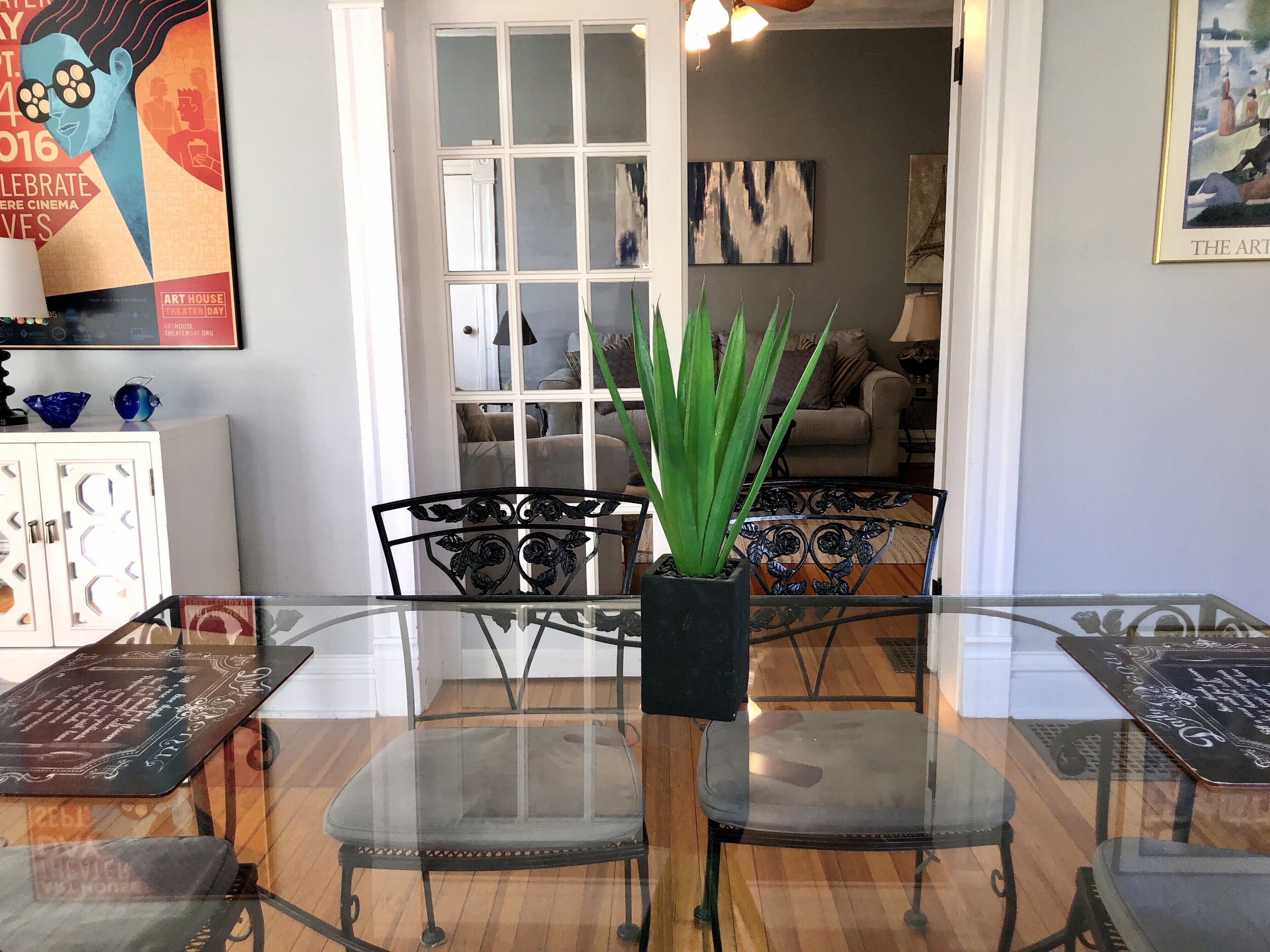 Charming Bungalow Close to Downtown and University of Iowa Campus