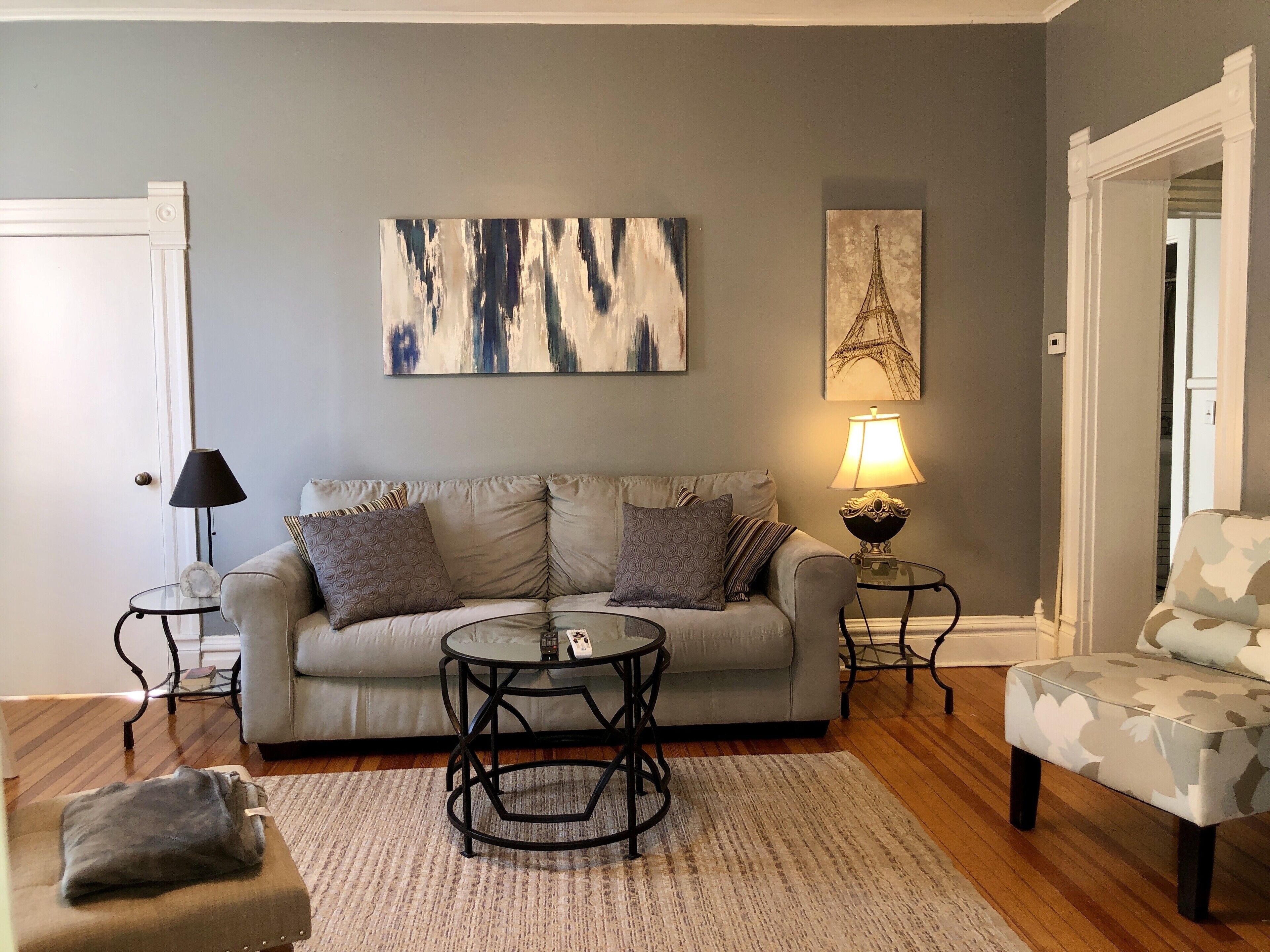 Charming Bungalow Close to Downtown and University of Iowa Campus