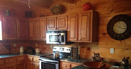 GATED COMMUNITY IN DER NĂHE VON BACHFĂLLEN!