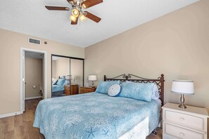 3 bedrooms, desk, iron/ironing board, free WiFi