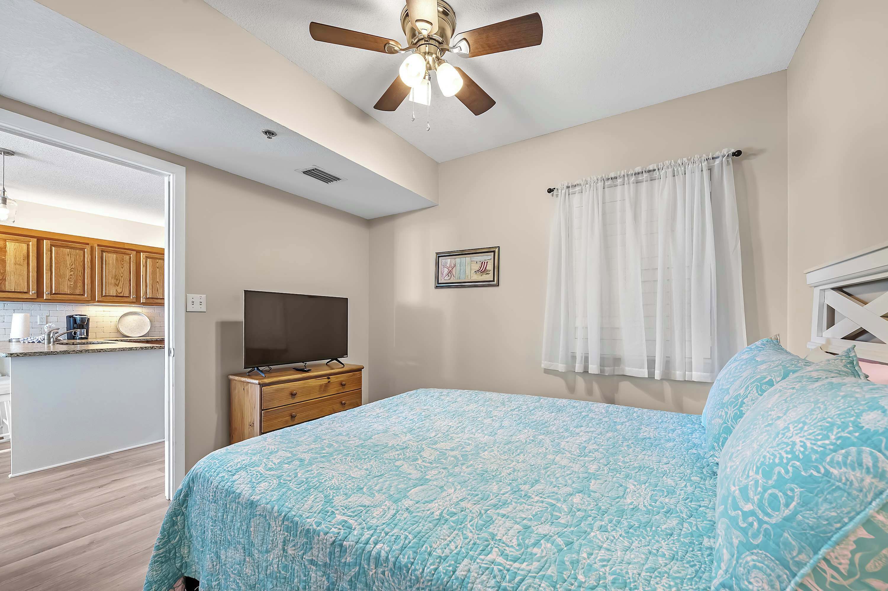 3 habitaciones, escritorio, tabla de planchar con plancha y wifi gratis 