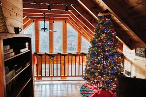 Interior - Magical Holiday-Serenity on Cedar-Lakefront Log Cabin, boats & hot tub (Tuckasegee)