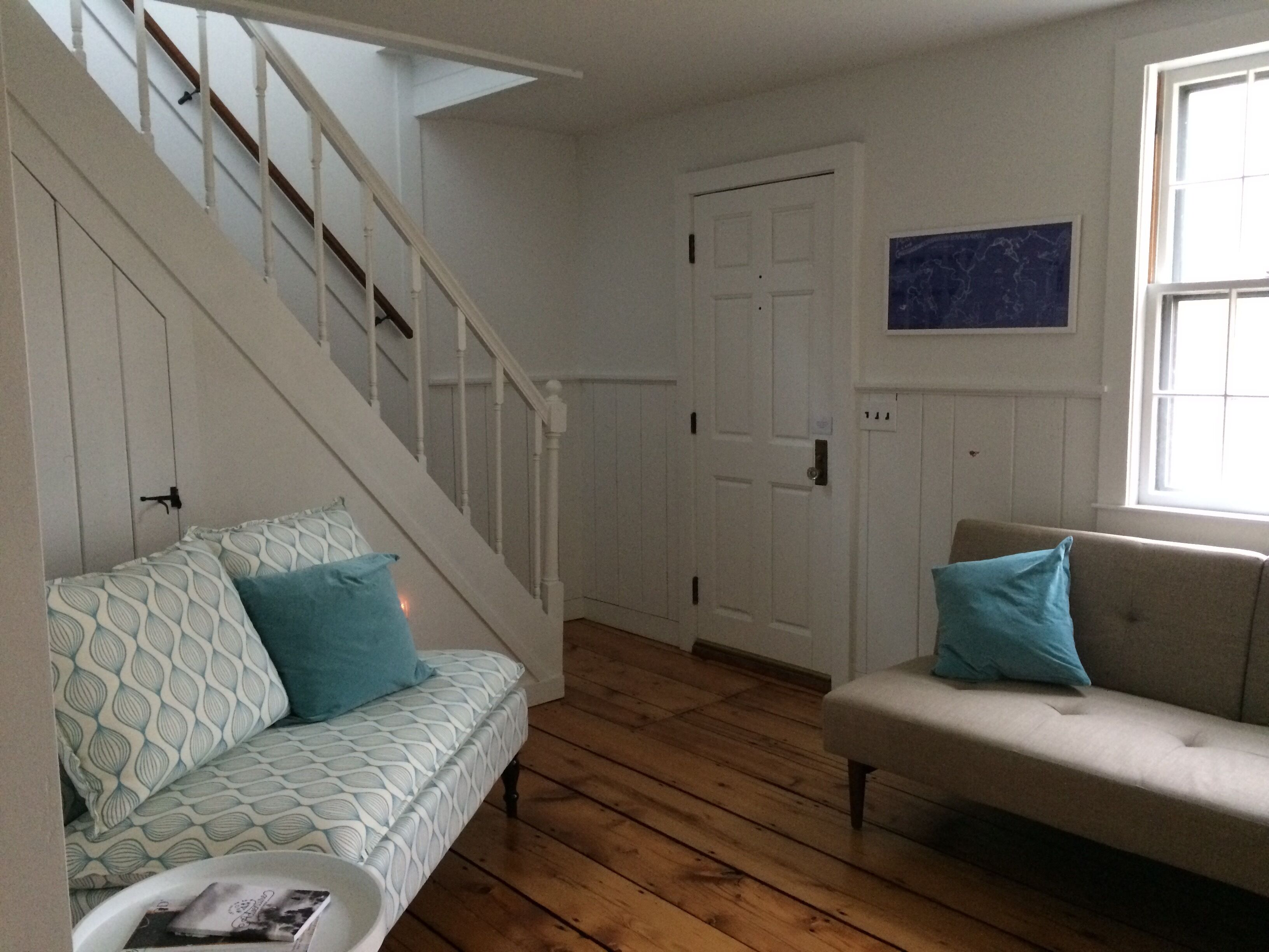 Darling Dennisport Cottage a stones throw from the village, beach and swan pond