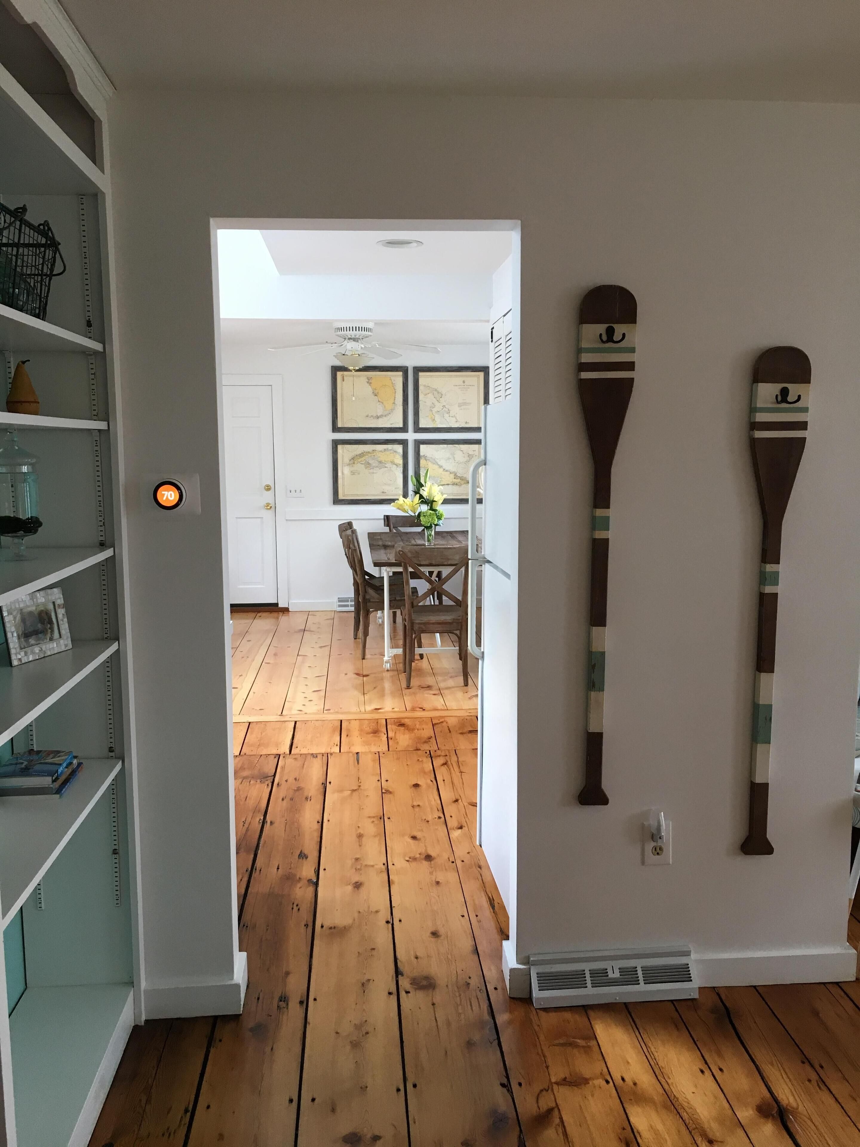 Darling Dennisport Cottage a stones throw from the village, beach and swan pond