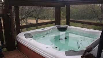 Bain à remous extérieur