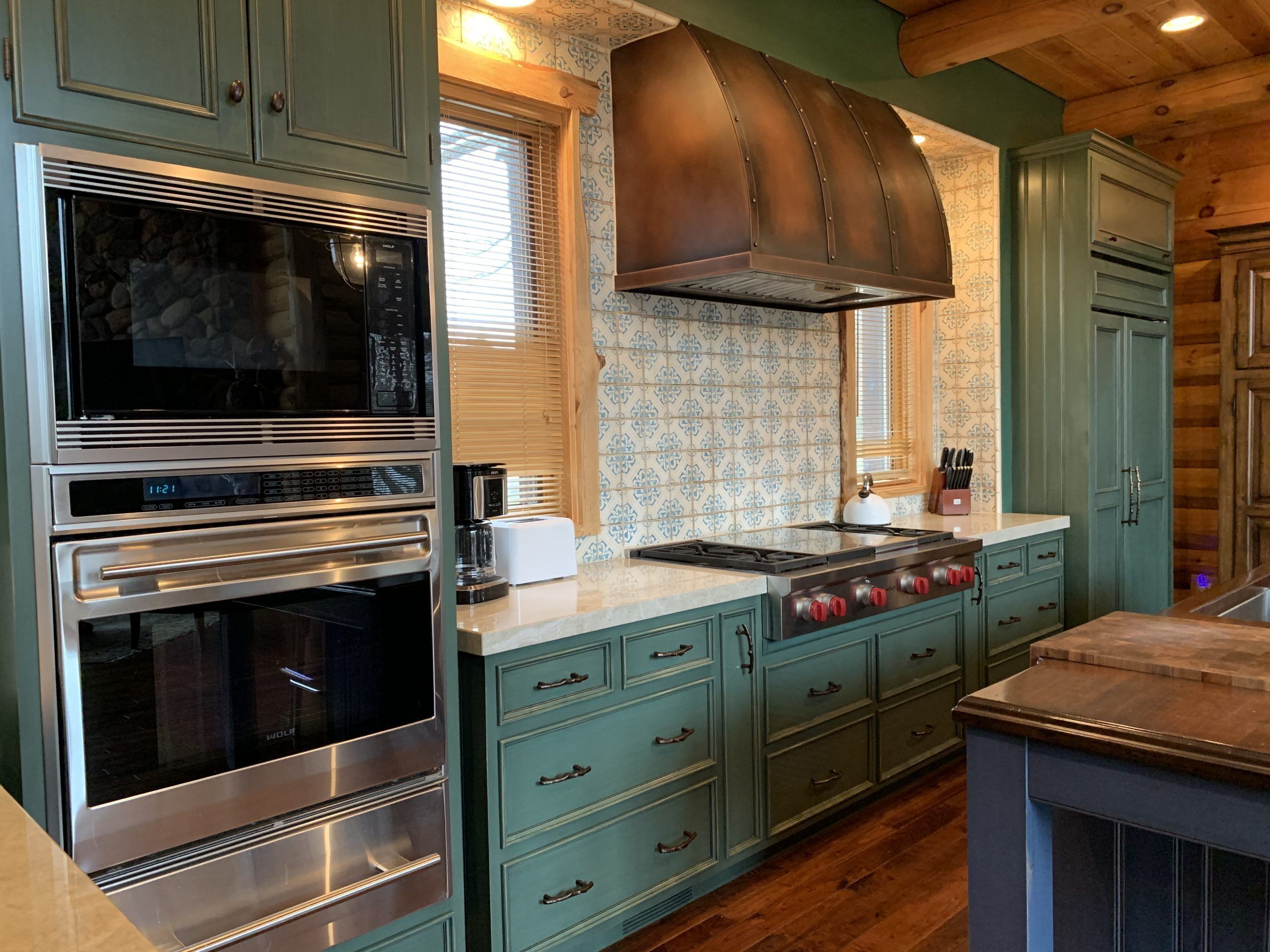 Stunning Log Cabin Getaway Near Lake Beulah *Pool Table*Grill