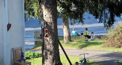 Palvelemme kotiruokaa. Tuoreet munat maatilalta.