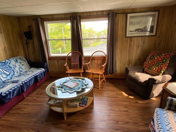 Books - Rent A Cottage On A Small farm (Paradise)