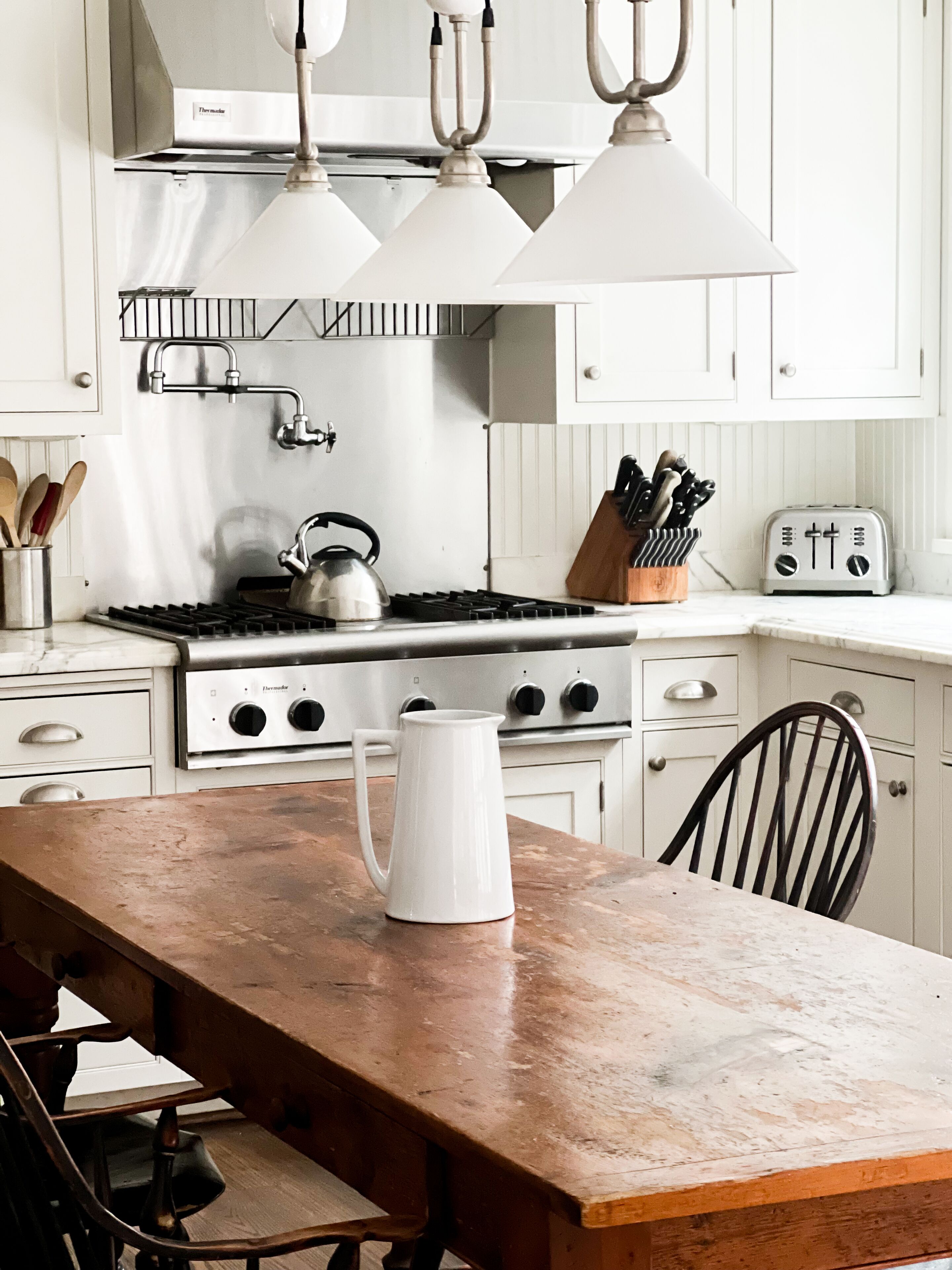 JUMP ON SUMMER Secluded 4BR farmhouse, HEATED POOL, TENNIS, PICKLE BALL, BOCCE!