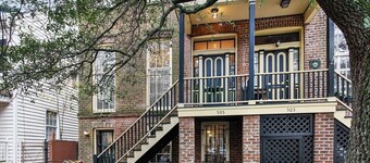Historic District Garden Apartment With King Bed and Patio