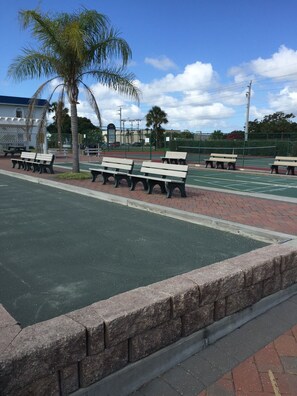 Sport court - Beachfront Condo in Cocoa Beach (Cocoa Beach)