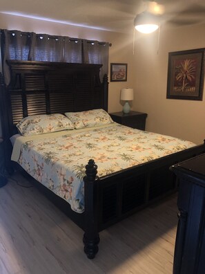 2 chambres, lit de bébé portatif, Wi-Fi, literie fournie