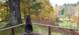 Cozy Historic Hilltop Cottage with Mount Ascutney View