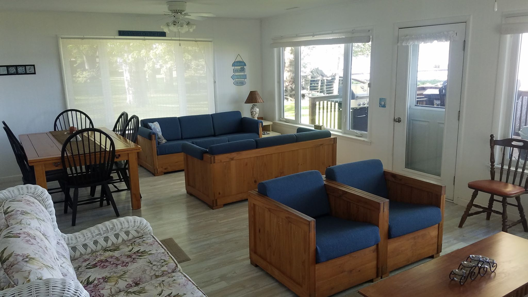 Lakefront Bemus Point Cottage. A/C, 200ft+ Modern Dock. Family, Fishing and FUN!