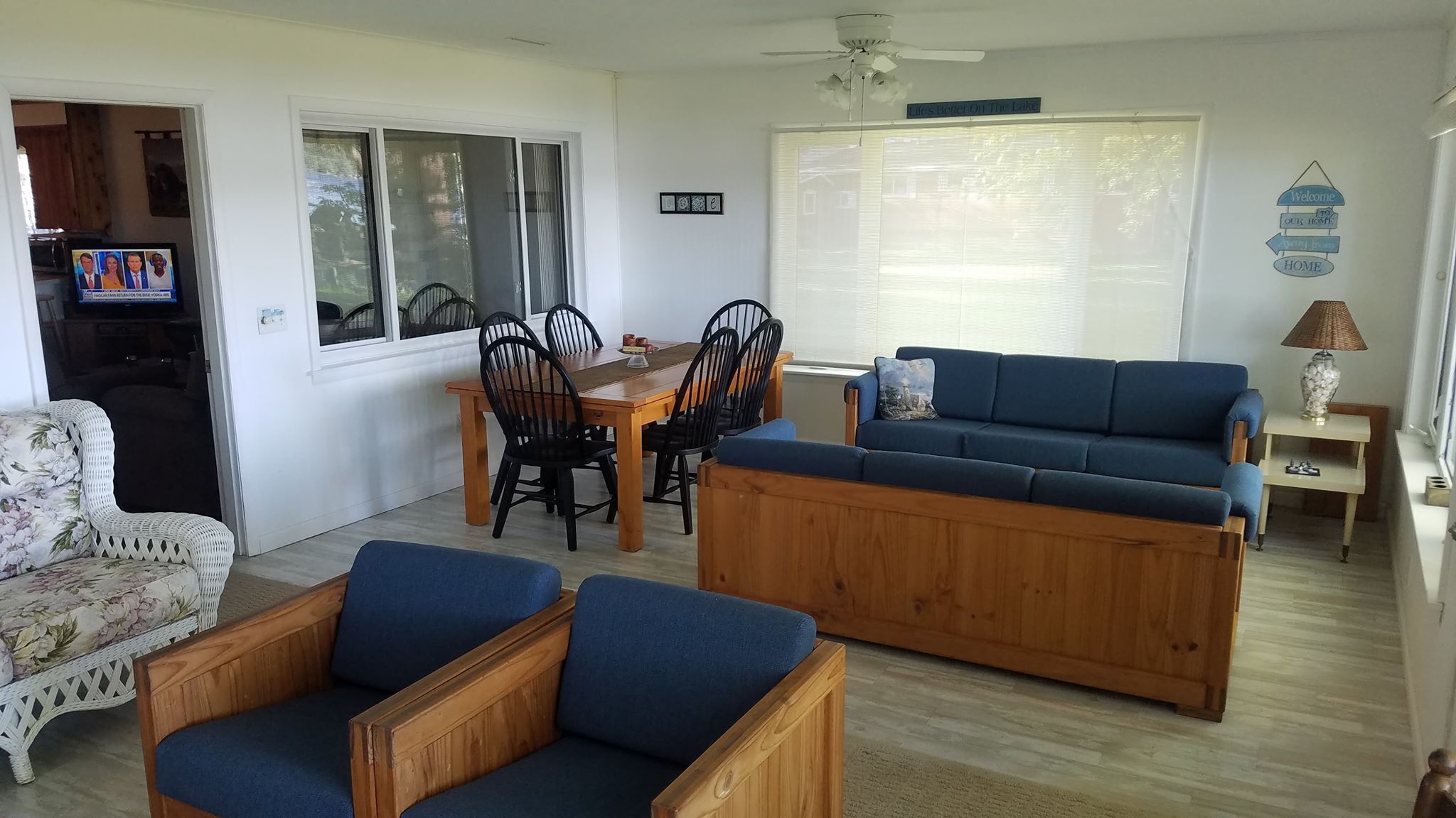 Lakefront Bemus Point Cottage. A/C, 200ft+ Modern Dock. Family, Fishing and FUN!