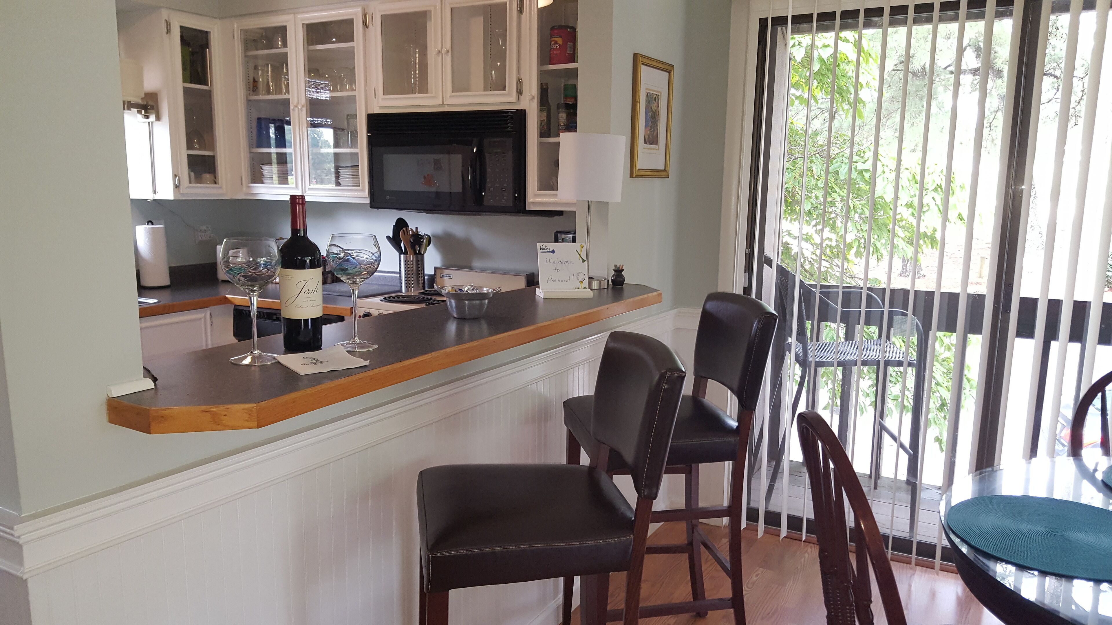 SNOWBIRDS - rare find for Jan/Feb 2024 monthly rental. 5 minute walk to PCC!