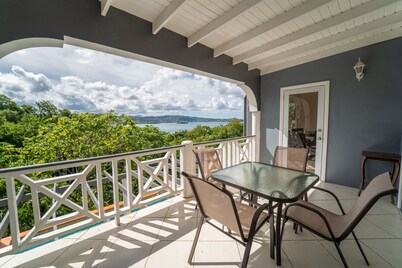 VILLA THOMPSON LUXURIOUS VILLA,IDEAL FOR COUPLES AND FAMILIES.