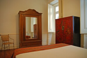 3 chambres, fer et planche à repasser, lit parapluie, Wi-Fi