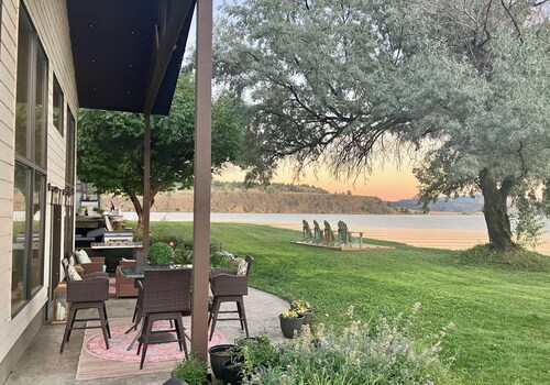 Hauser Lake Waterfront-Direct access and amazing VIEWS