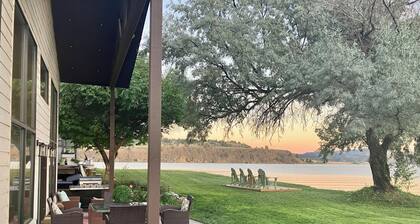 Hauser Lake ranta 2 sivun suoralla pääsyllä ja upeat näkymät