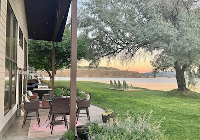 Hauser Lake Waterfront-Direct access and amazing VIEWS