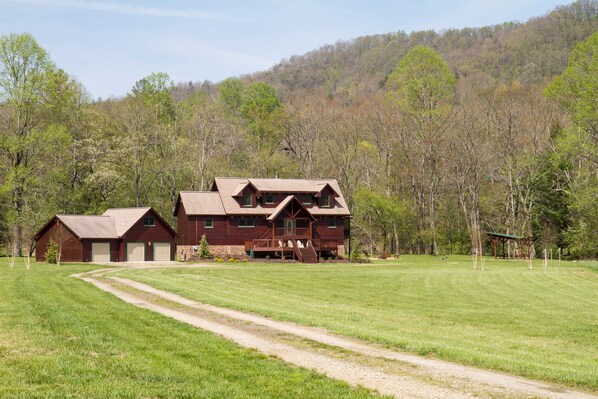 Exterior - Toccoa River Frontage With Year-Round Mountain Views (Suches)