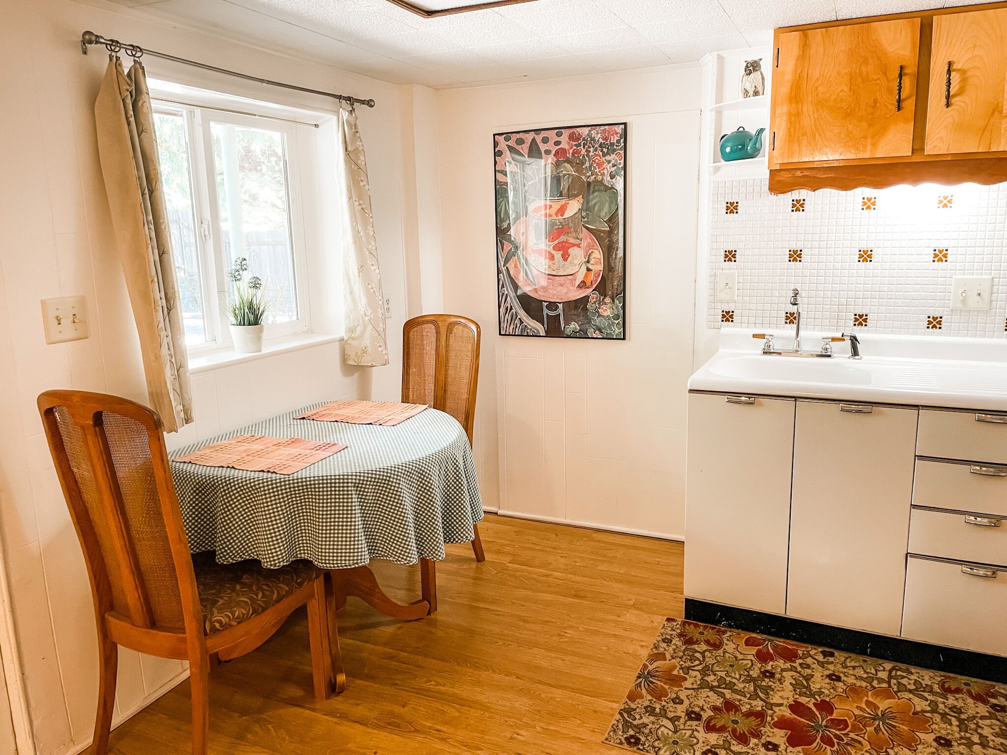 Cozy Downtown Cottage w Parking