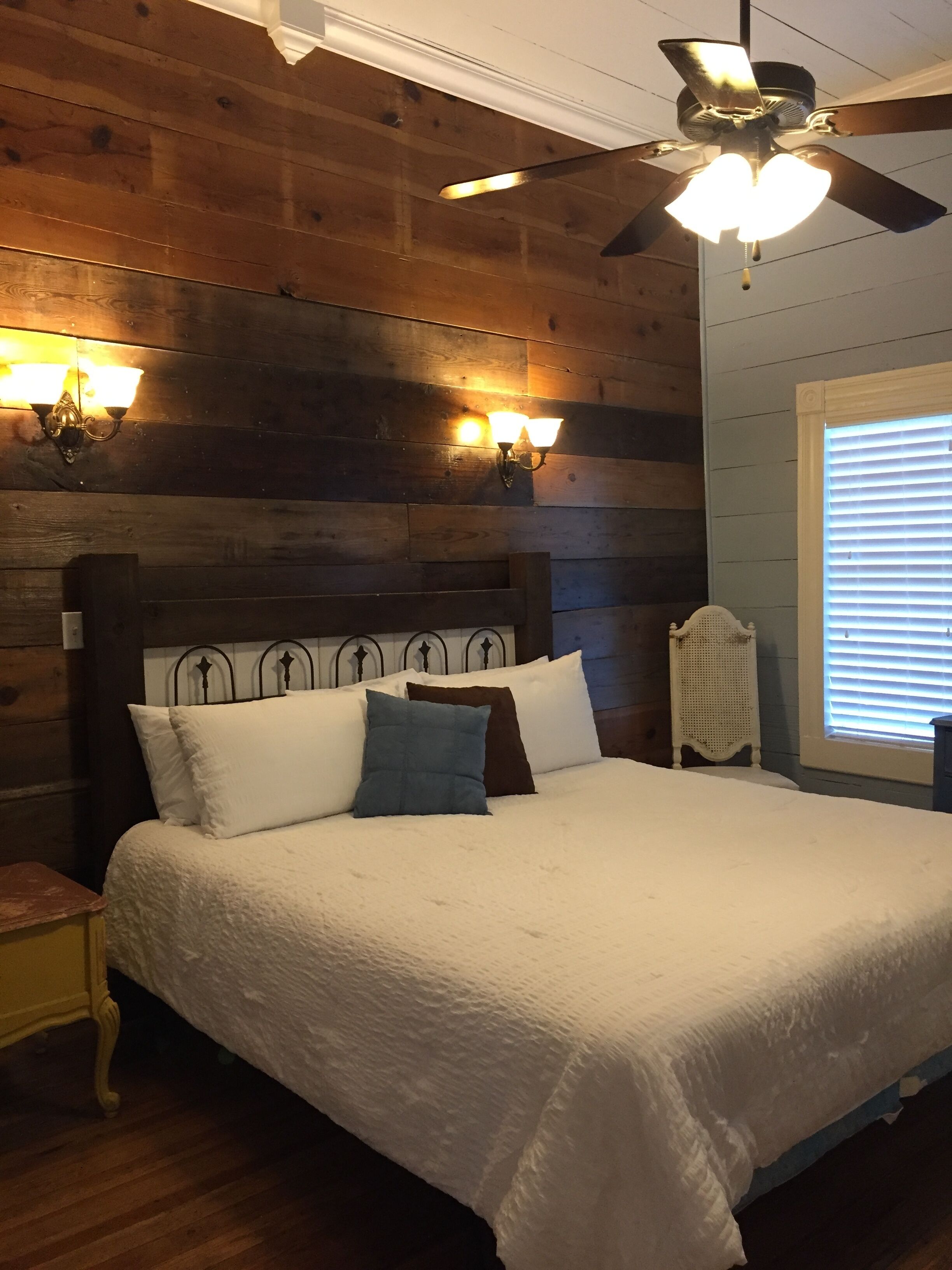 Wonderfully remodeled turn of the century farmhouse overlooking the lake at Working Ranch 