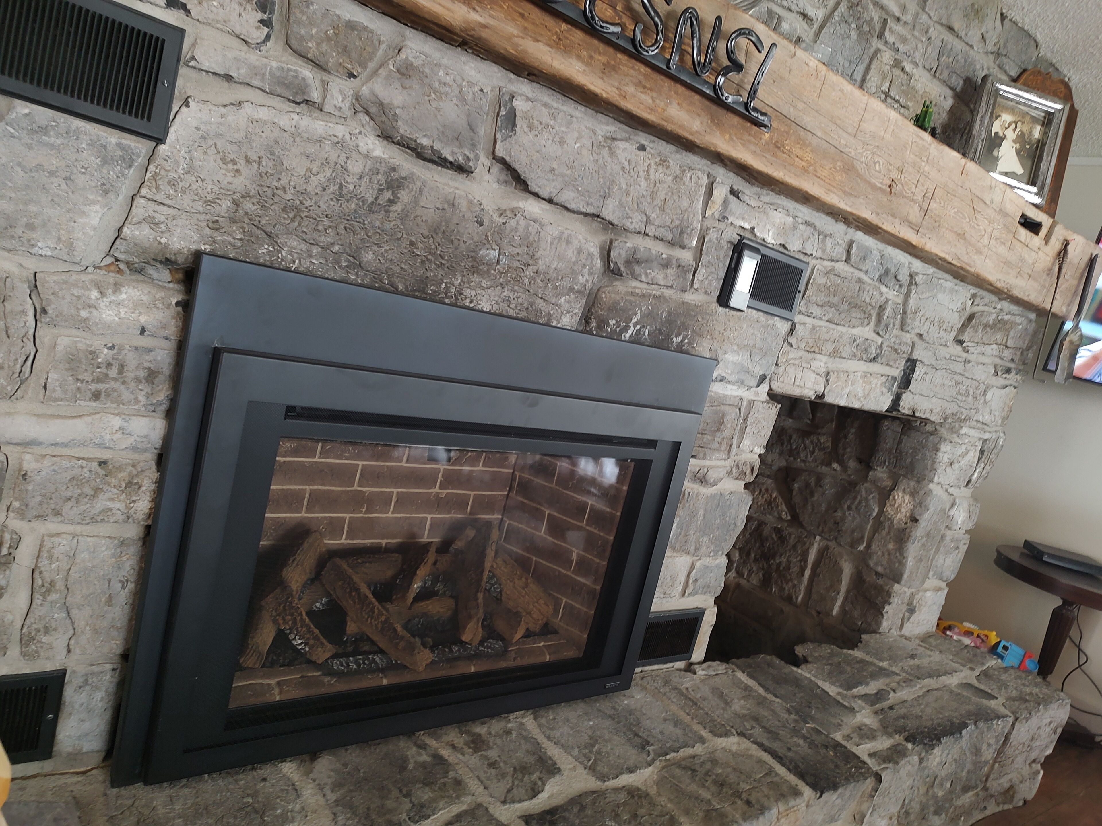 Gas fireplace 