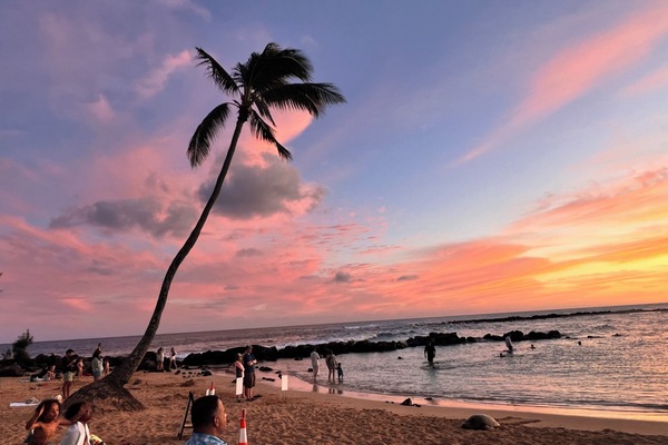 Playa en los alrededores, camastros y toallas de playa