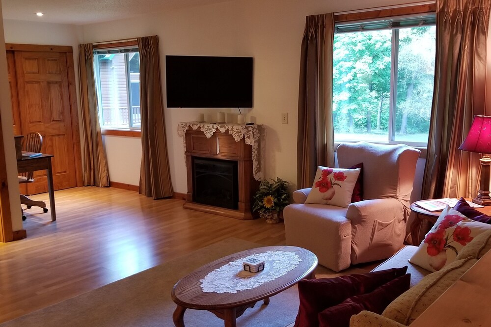 Relax, Rejuvenate & Renew in Lower Long Lake Area