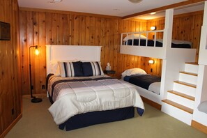 4 chambres, fer et planche à repasser, Wi-Fi gratuit, draps fournis