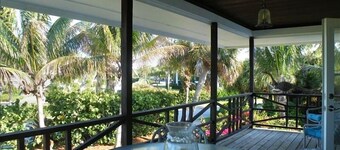 Luxury Beach House. Choice Location on the coast. Newly remodeled, pool heater!