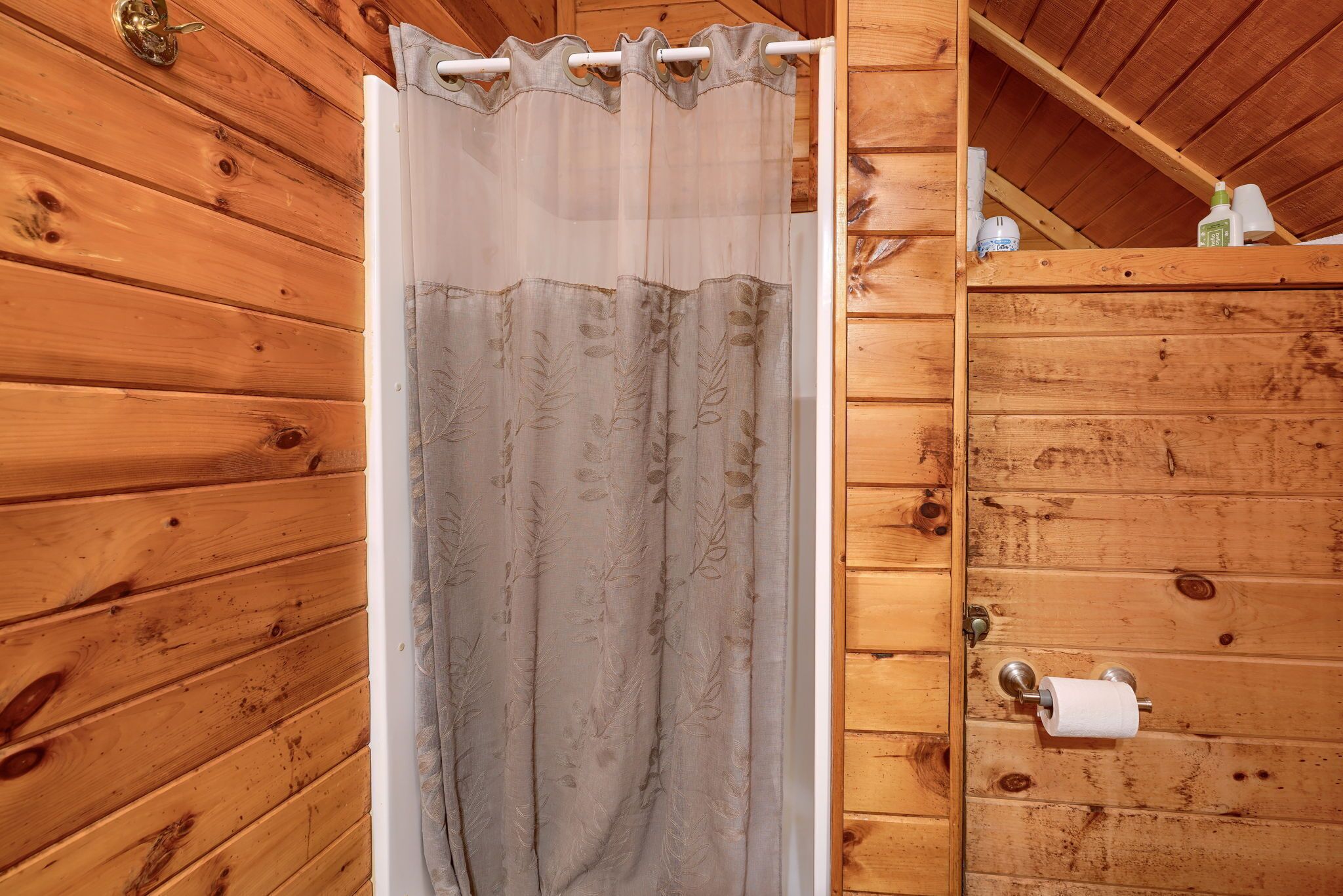 Shower, towels
