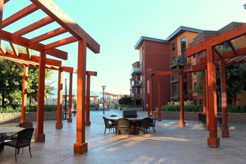 Relaxing Retreat Overlooking Playa's Quiet 3rd Floor Courtyard