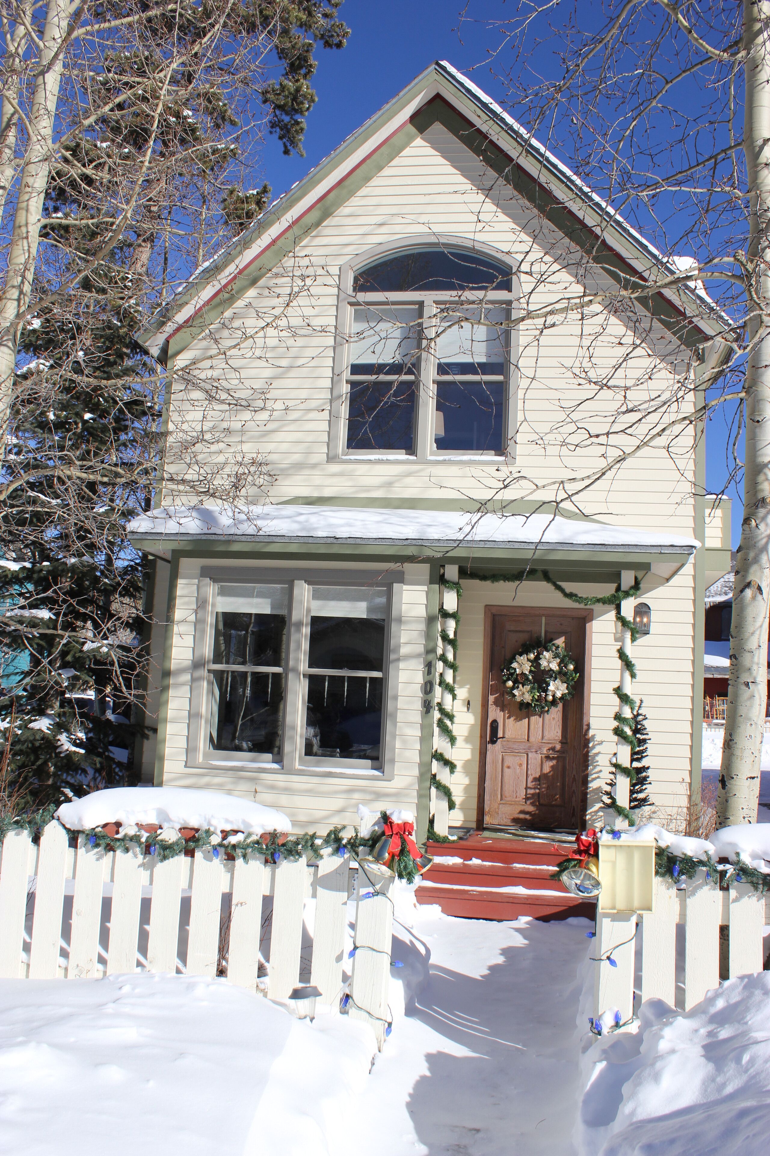 Downtown Chalet, 2 Blocks to Main Street! Historic District. 3 Bedroom, Sleeps 6