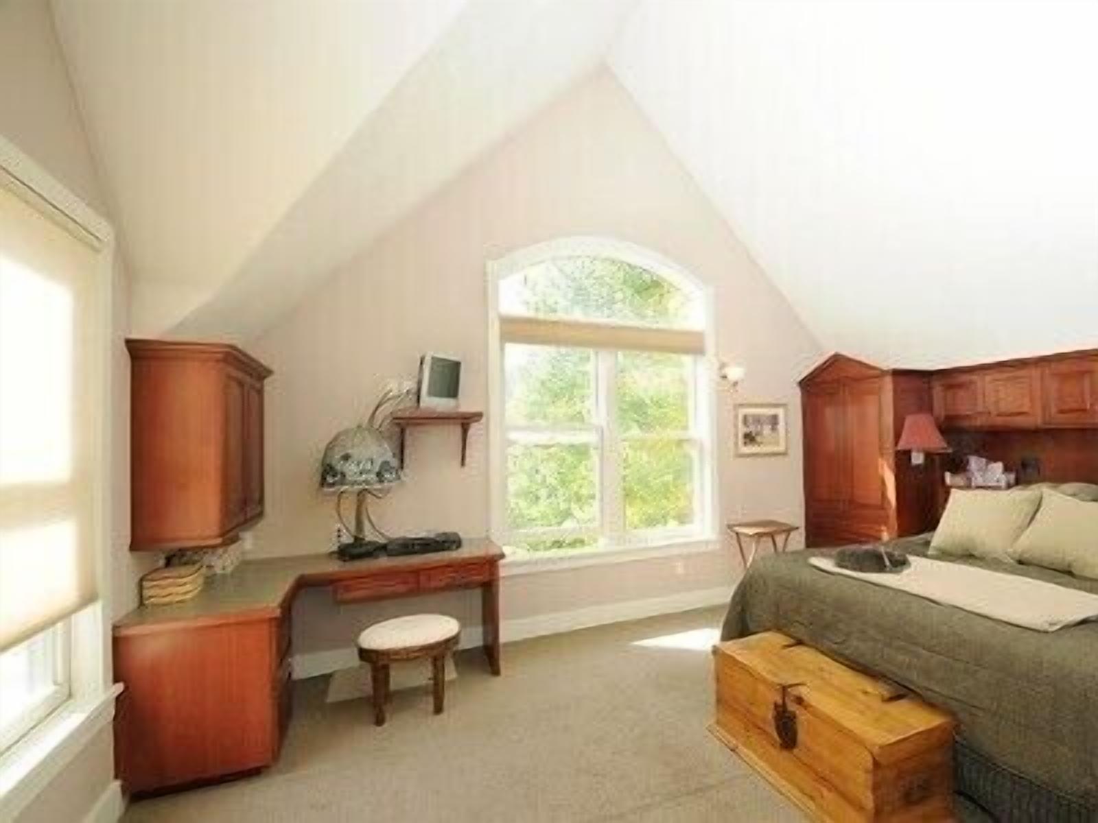 Downtown Chalet, 2 Blocks to Main Street! Historic District. 3 Bedroom, Sleeps 6