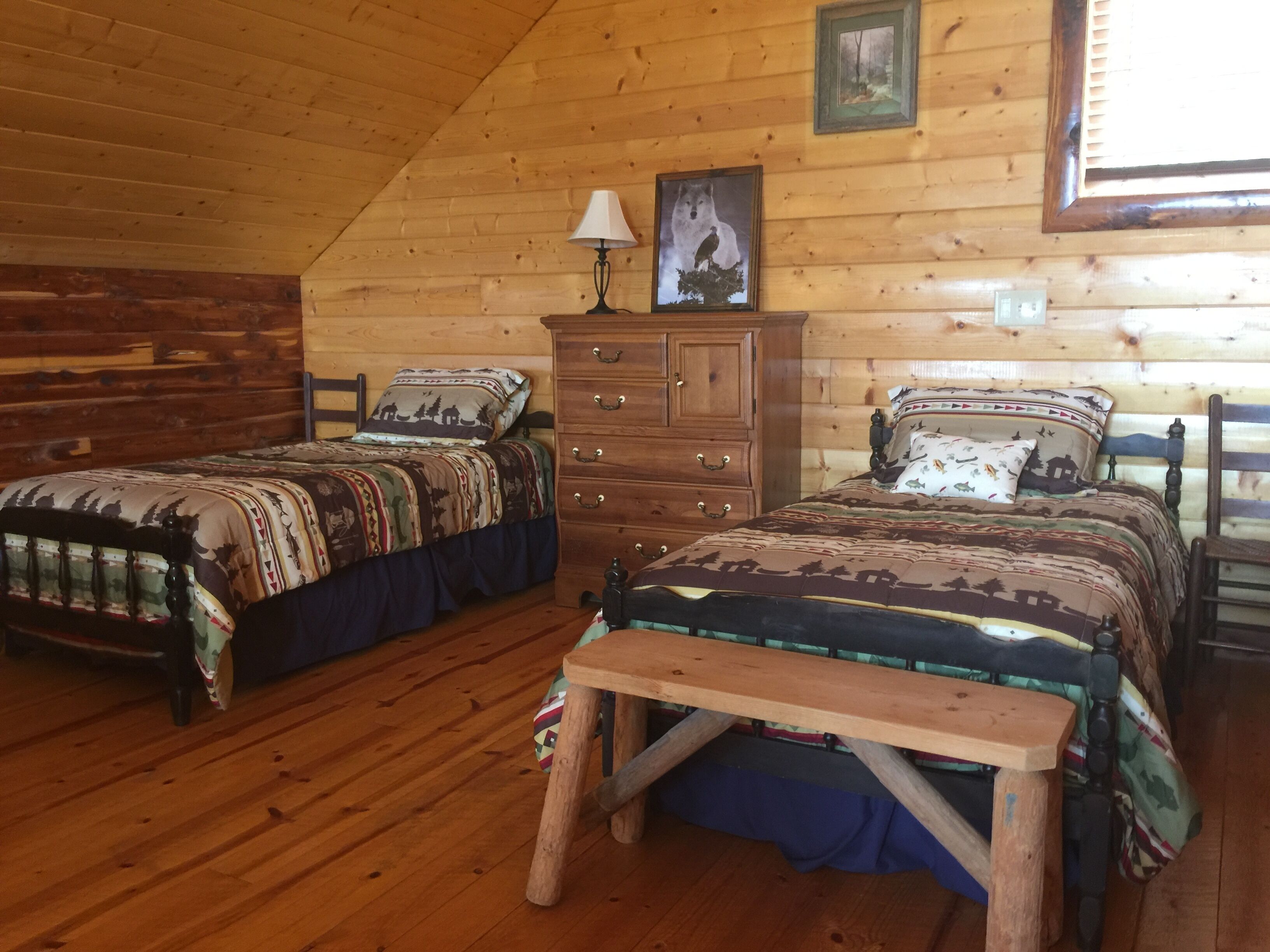 Dogwood Cabin of Deer Lodge Cabin Rentals is a Secluded Ozark Mointain