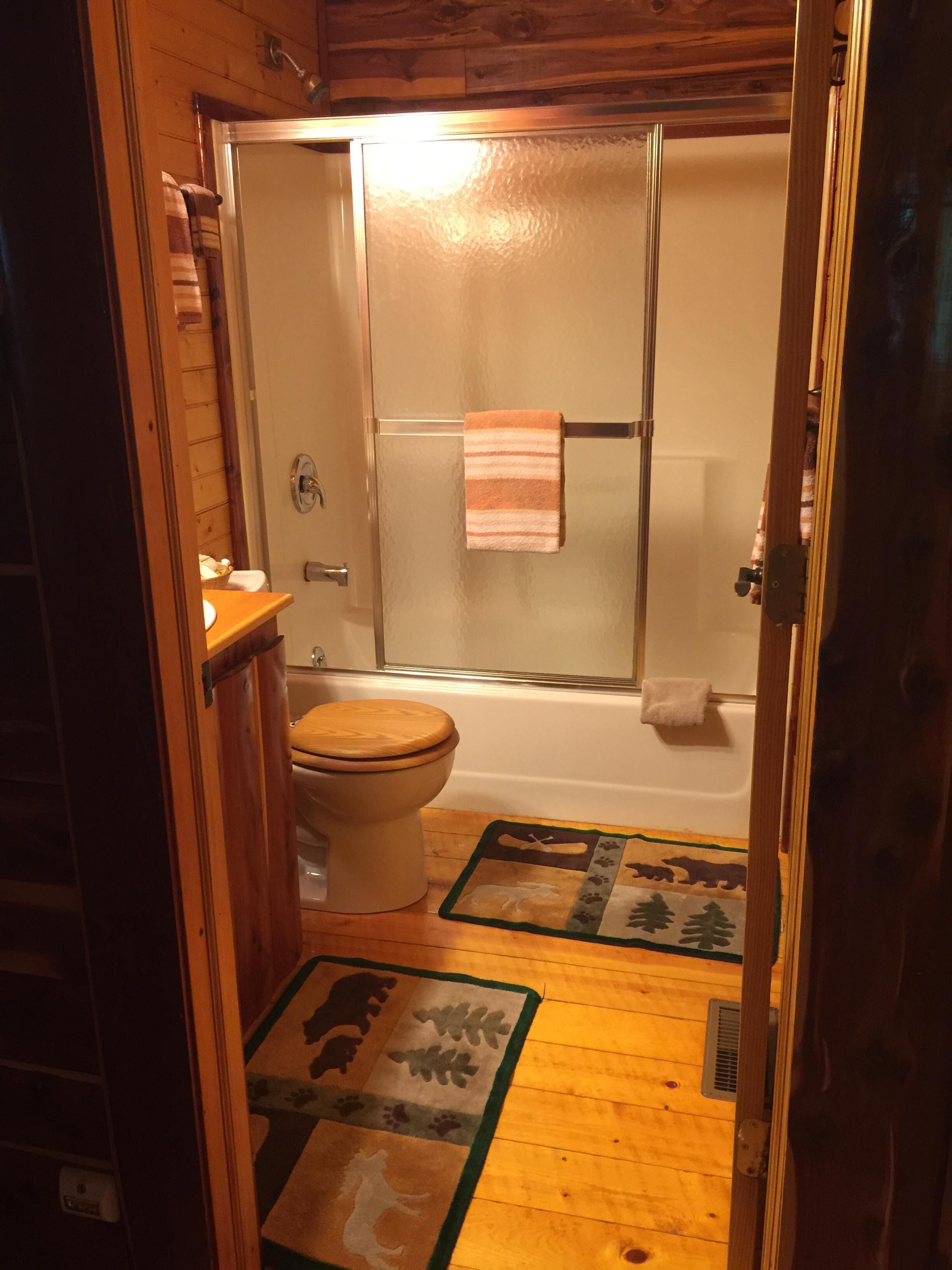 Dogwood Cabin of Deer Lodge Cabin Rentals is a Secluded Ozark Mointain