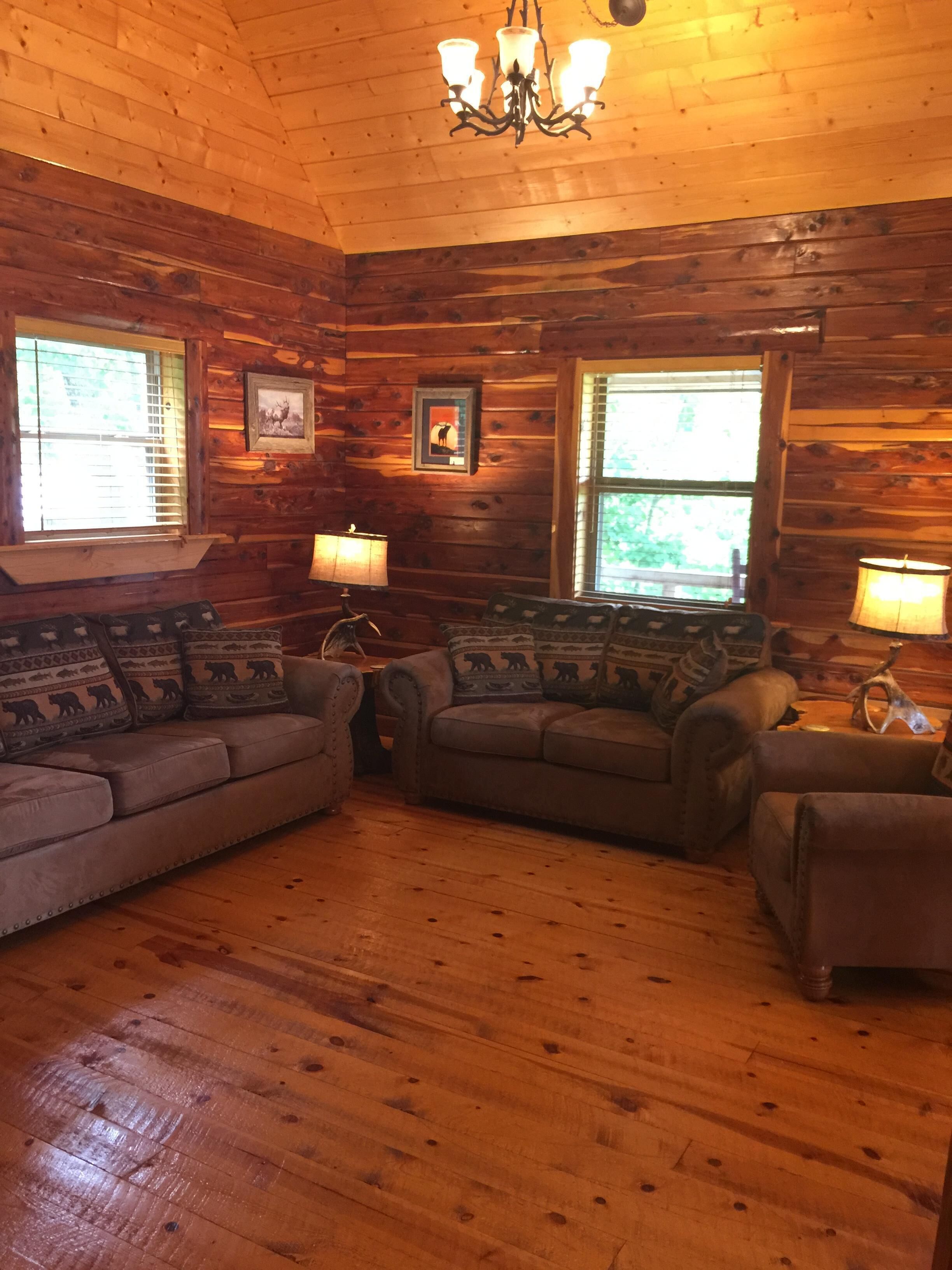 Dogwood Cabin of Deer Lodge Cabin Rentals is a Secluded Ozark Mointain Log Cabin