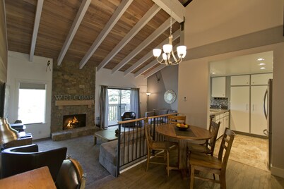 Remodeled Snowcreek Condo - 2 Bdrms /2 Bthrms /and small loft