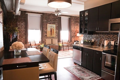 Fabulous location, wonderful accommodations, walk to everything!!