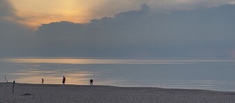 PrĂšs de la plage, la famille