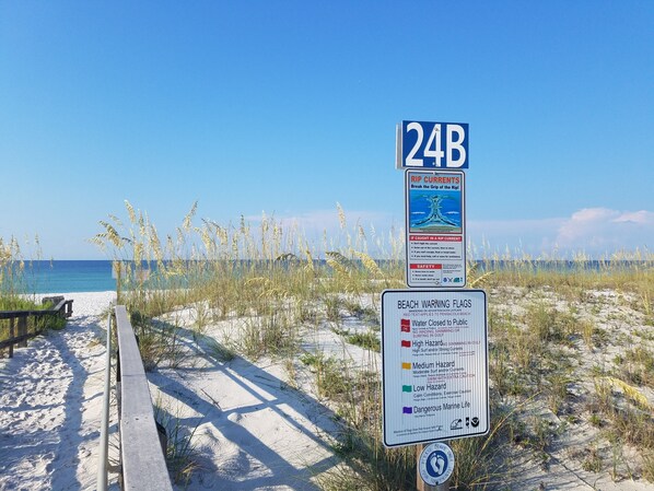 Beach nearby, sun-loungers, beach towels