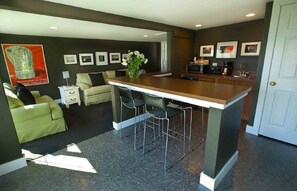 TV, books - Quiet, Private, Waterfront - Luxury on 125 Ft. of Suttons Bay (Suttons Bay)