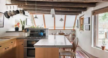 Best Casa: Peaceful Apartment in Historic Hacienda with Private Hot Tub